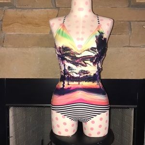 NWOT Roxy one piece tropical/striped swimsuit